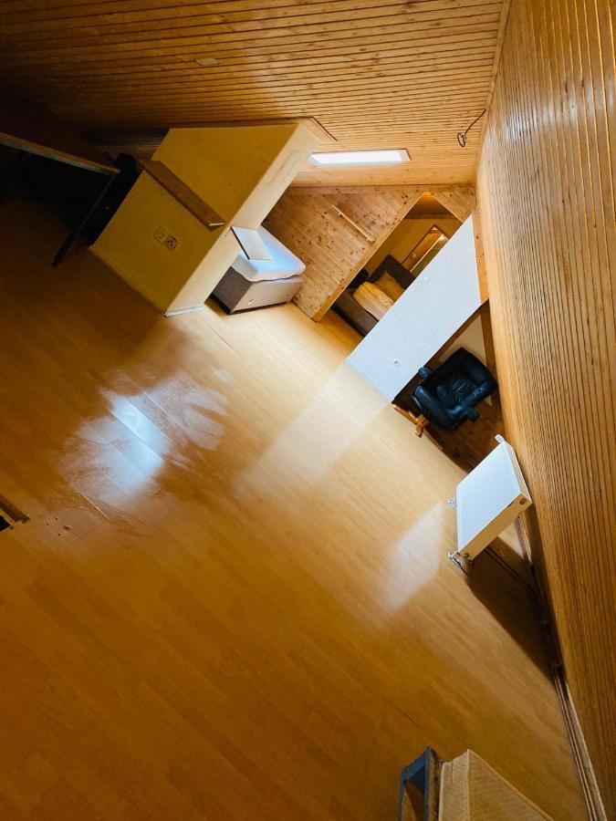 Zimmer Im Dachgeschoss Кайзерслаутерн Экстерьер фото